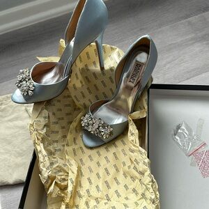 Used Badgley Mischka heels